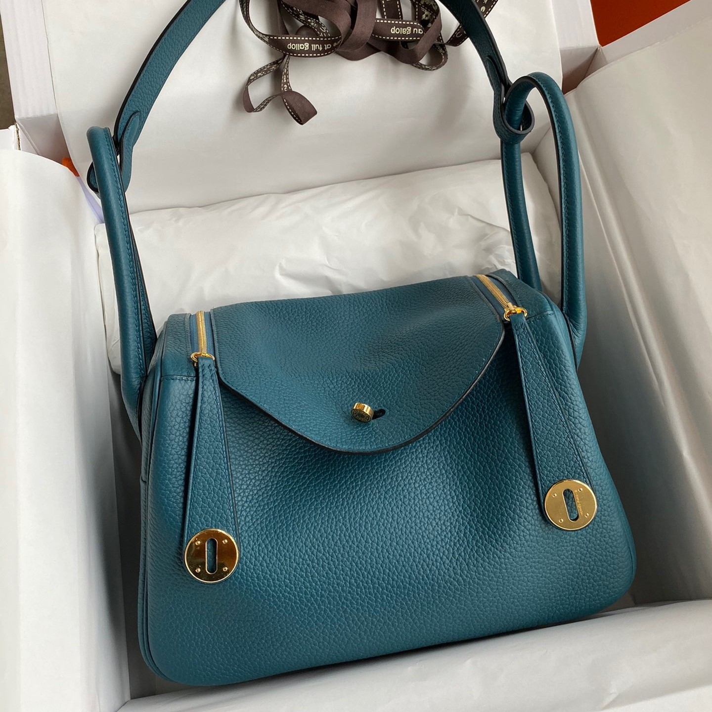 Hermes Lindy 26 Handmade Bag In Vert Bosphore Clemence Leather